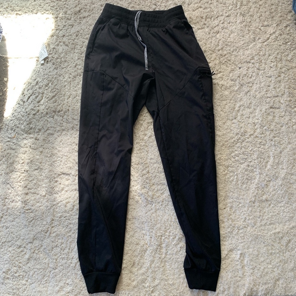 Super cute athletic pants!